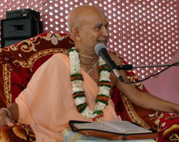 Close up photos of Subhag Swami Maharaj